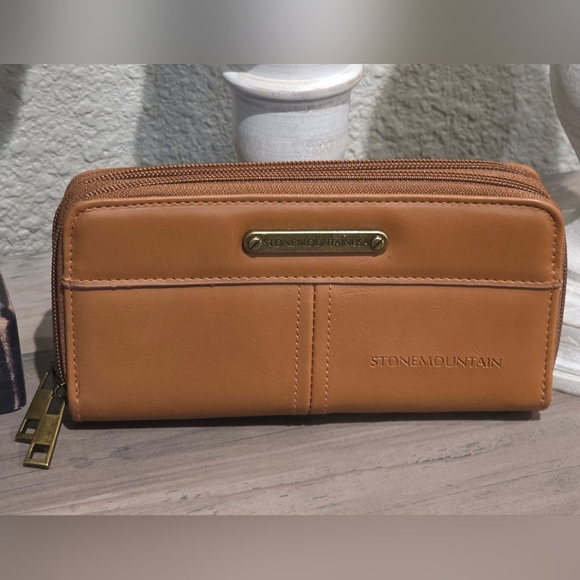 STONE MOUNTAIN Hampton Large Double-Zip Wallet Nutmeg - Picture 2 of 6